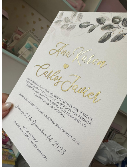 Invitación + nombres dorados