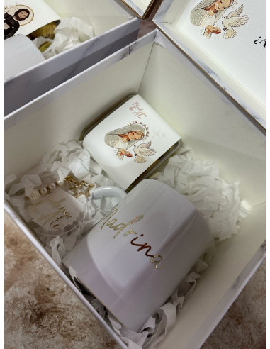Caja: Taza + Llavero + Chocolates