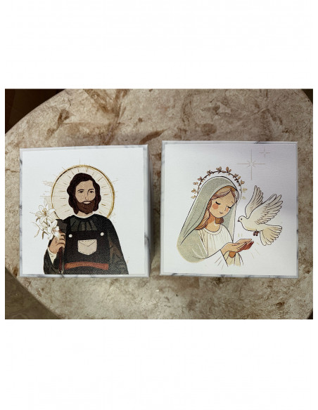 Caja: Taza + Llavero + Chocolates